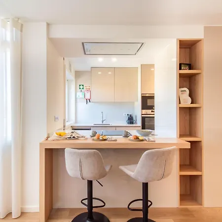 Peaceful 1br Near Metro By Lovelystay Porto