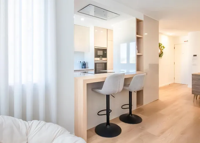 Peaceful 1br Near Metro By Lovelystay شقة بورتو