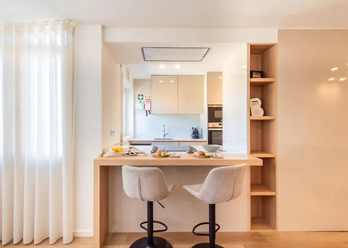 Peaceful 1br Near Metro By Lovelystay Porto